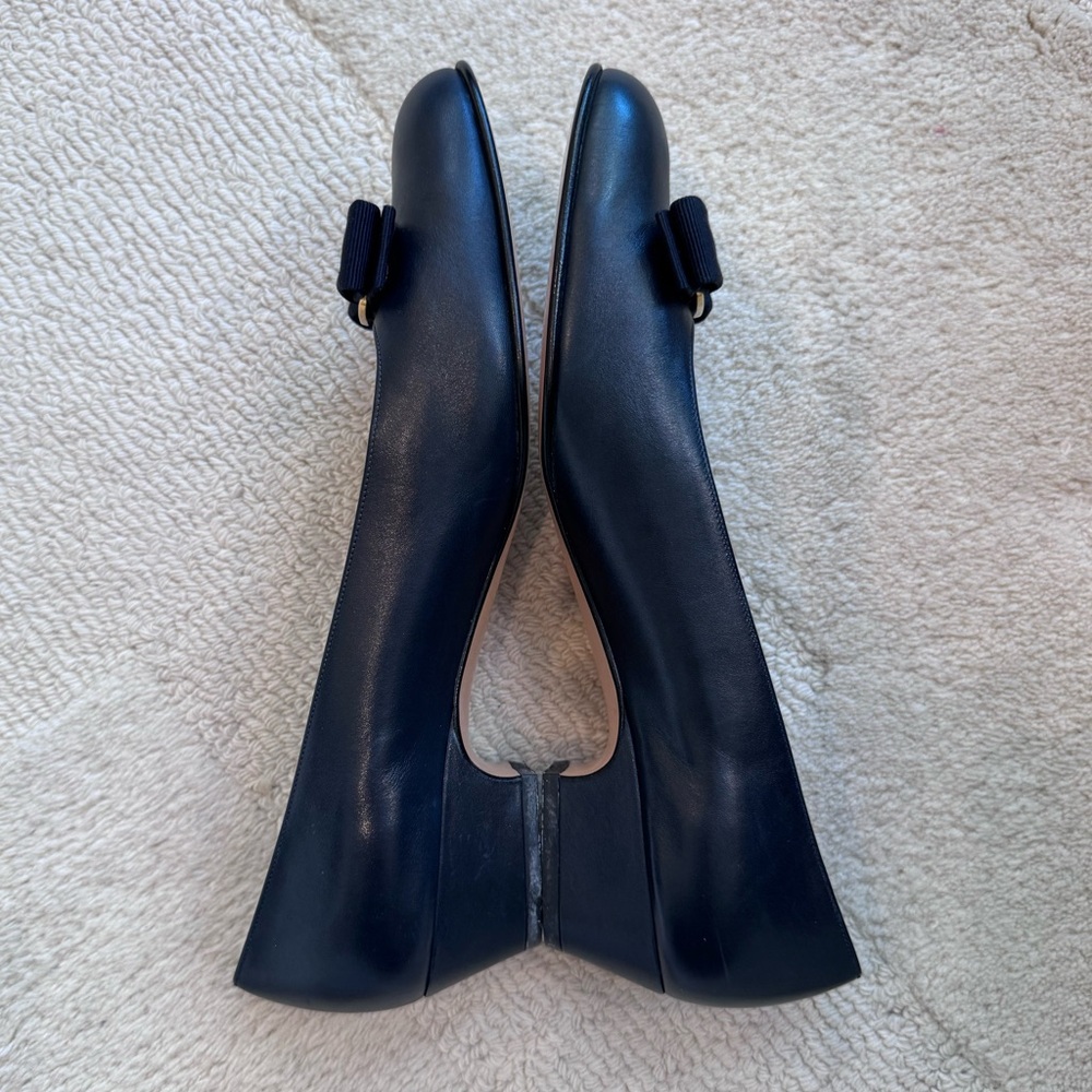 Salvatore Ferragamo Navy Leather Vara Shoes with Bow 9.5 Narrow Never Worn! - Picture 8 of 14